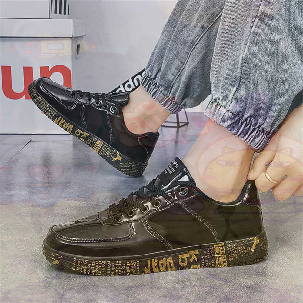 Round Foot Size 45 Sneakers Wh - Second Hand Men'S Formal Wear avaliação e preço